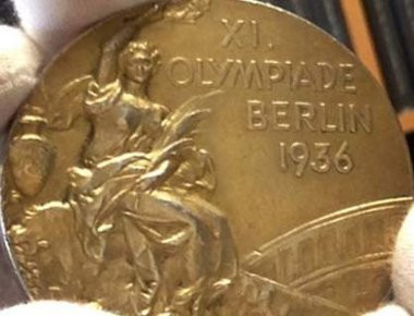 Στο σφυρί Ολυμπιακά μετάλλια του Τζέσε Οουενς από τους αγώνες του 1936!